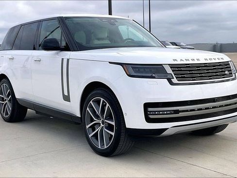 New 2026 Land Rover Range Rover SE image 2