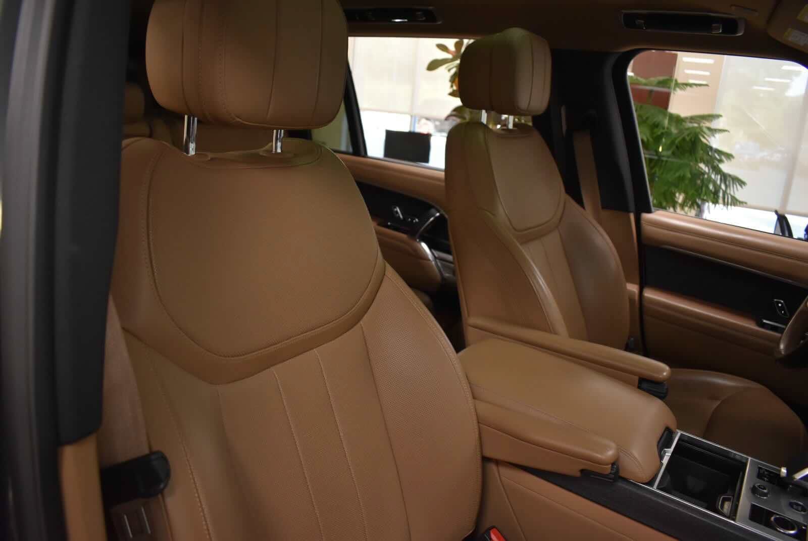Used 2023 Land Rover Range Rover Long Wheelbase SE AWD/4WD image 40