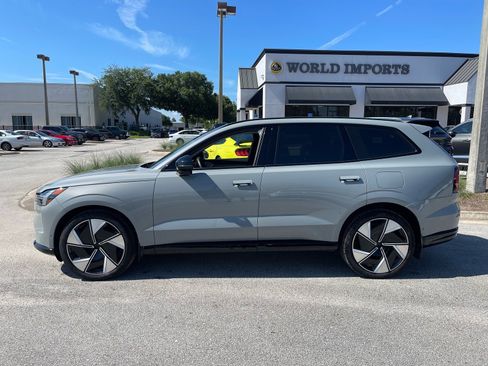 Used 2025 Volvo EX90 Ultra AWD/4WD image 2