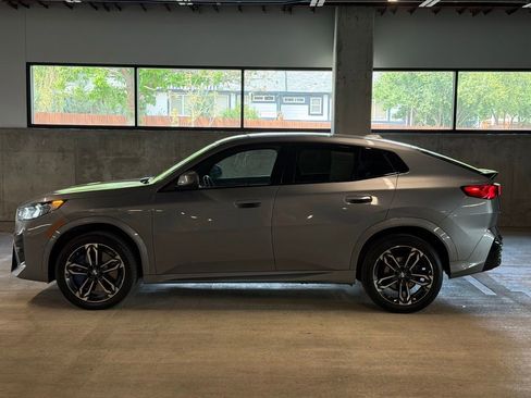 Used 2025 BMW X2 xDrive28i AWD/4WD image 2