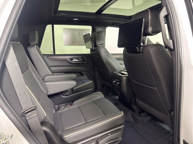 Used 2026 GMC Yukon Elevation w/ Elevation Premium Package AWD/4WD image 5