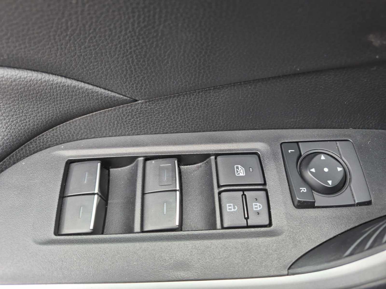 Certified 2025 Toyota RAV4 XLE AWD/4WD image 15