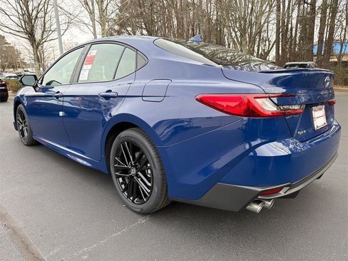 Used 2026 Toyota Camry SE w/ Multimedia Upgrade Package image 5