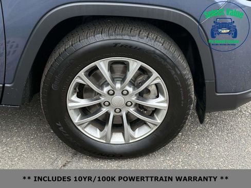 Used 2021 Jeep Cherokee Latitude Lux w/ Comfort/Convenience Group image 6