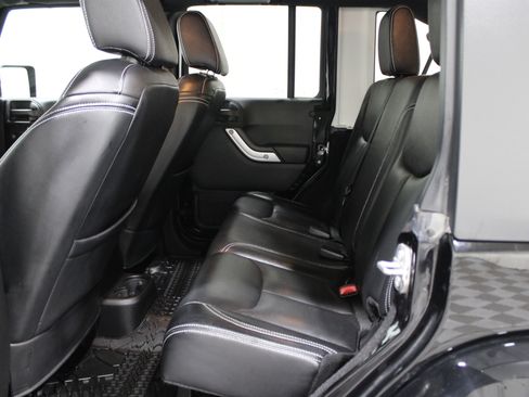 Used 2015 Jeep Wrangler Unlimited Sahara w/ Connectivity Group image 20