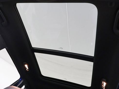 Used 2023 Jeep Compass Latitude w/ Sun and Sound Group image 16