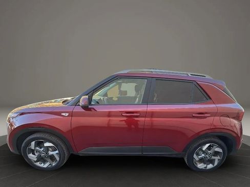 Used 2024 Hyundai Venue SEL FWD image 8