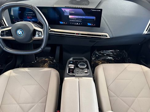 Certified 2025 BMW iX xDrive50 AWD/4WD image 17