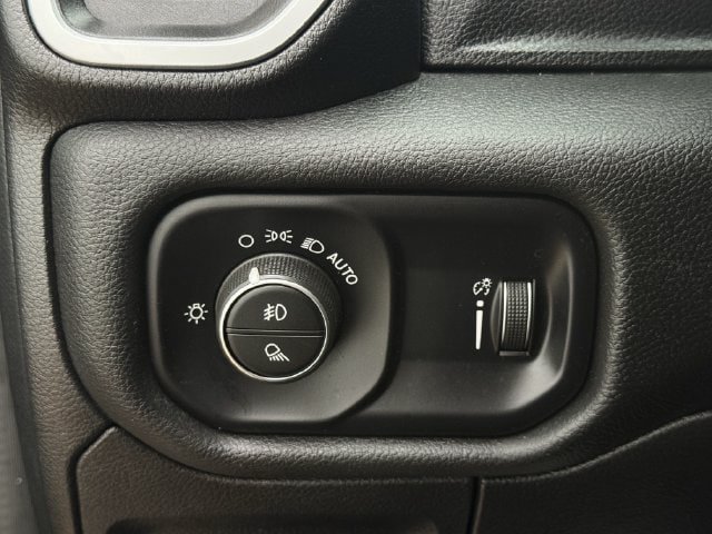 Used 2023 RAM 1500 Big Horn AWD/4WD image 24