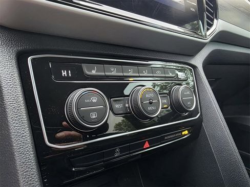 Used 2023 Volkswagen Atlas SE image 11