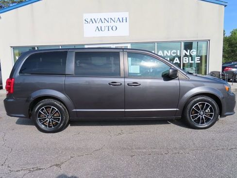 Used 2019 Dodge Grand Caravan GT FWD image 2