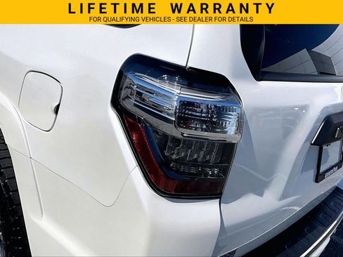 Used 2018 Toyota 4Runner Limited AWD/4WD image 33