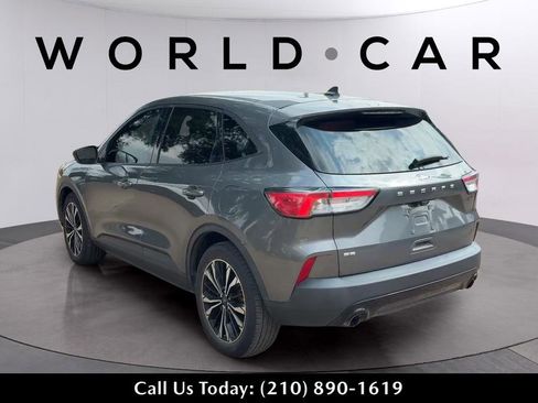Used 2022 Ford Escape SE w/ SE Sport Appearance Package FWD image 10