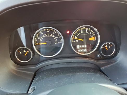 Used 2016 Jeep Compass Latitude FWD image 10