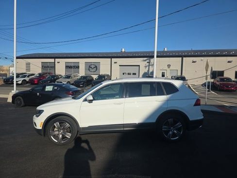 Used 2021 Volkswagen Tiguan SEL image 2