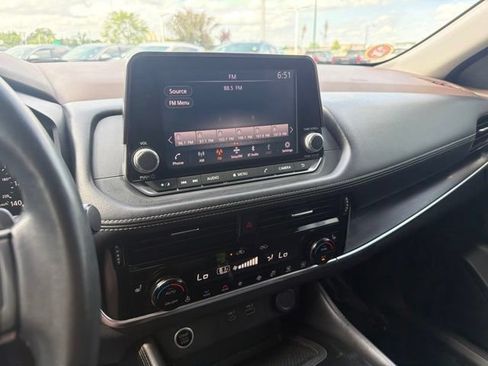 Used 2021 Nissan Rogue SL FWD image 34