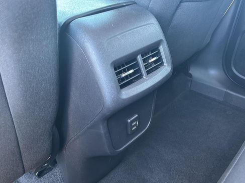 Used 2024 Chevrolet Equinox LT AWD/4WD image 9
