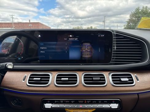 New 2026 Mercedes-Benz GLS 450 4MATIC image 37