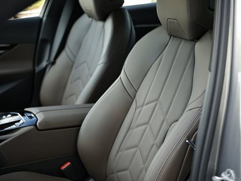 Used 2026 BMW 530i w/ Premium Package image 23