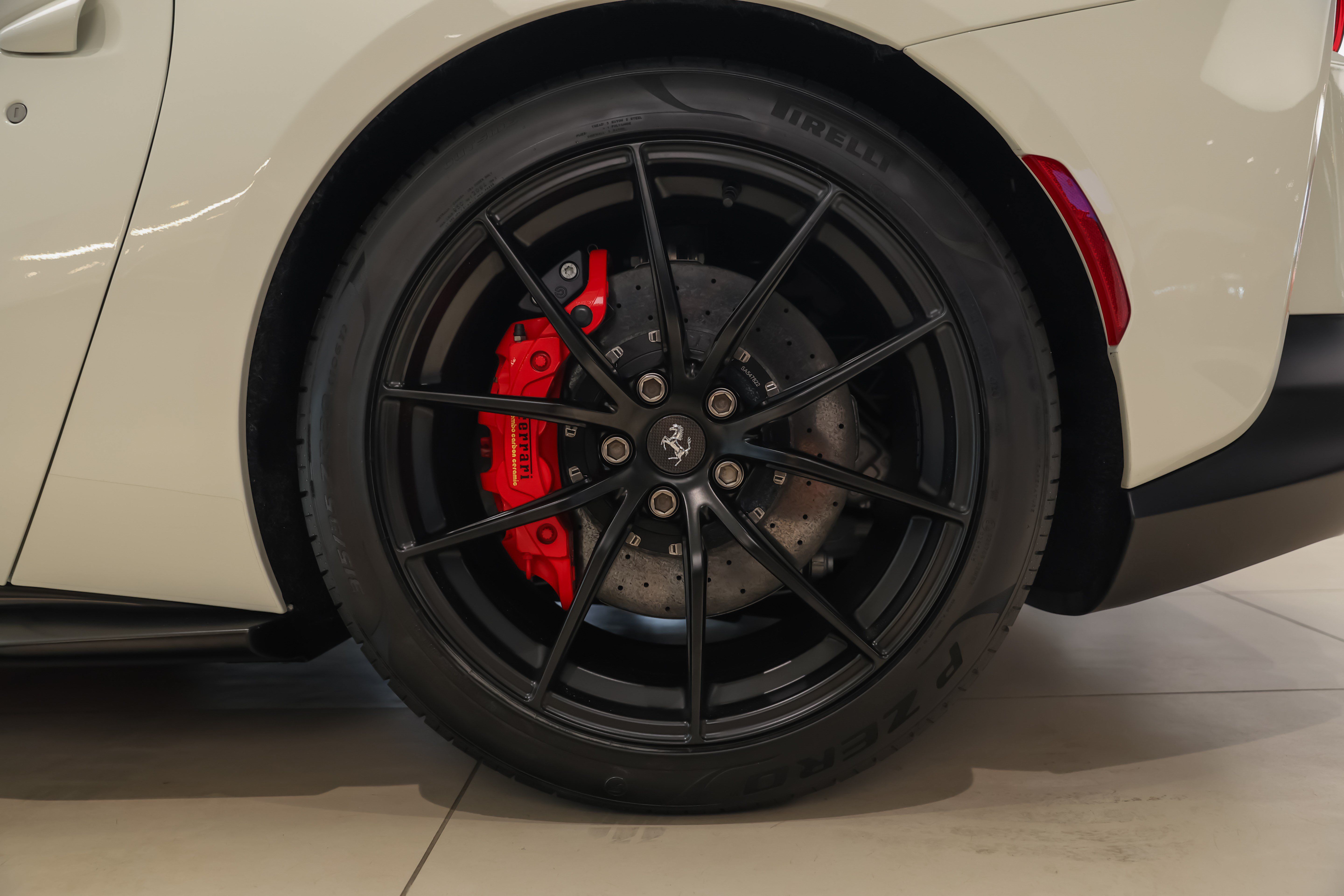 Used 2021 Ferrari 812 GTS RWD image 38