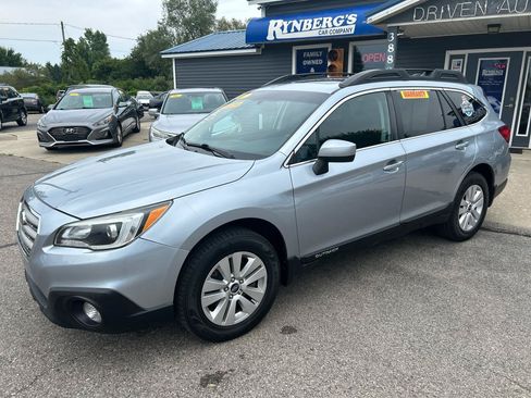 Used 2017 Subaru Outback 2.5i Premium AWD/4WD image 1