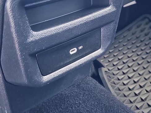 Certified 2022 Volkswagen Taos SEL image 14