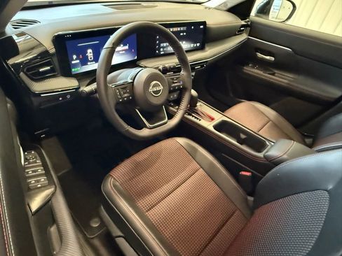 Used 2025 Nissan Kicks SR FWD image 20