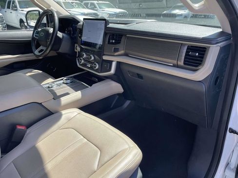 Used 2024 Ford Expedition Max Limited AWD/4WD image 11