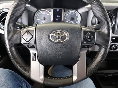 Used 2016 Toyota Tacoma SR5 RWD image 50
