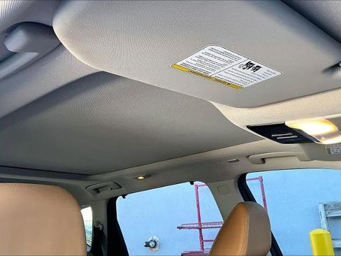 Certified 2022 Nissan Rogue Platinum w/ Head-Up Display Package image 14