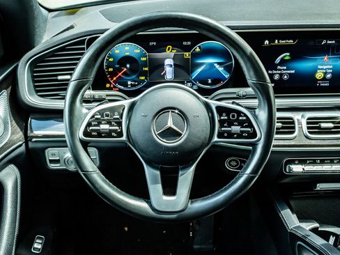 Used 2020 Mercedes-Benz GLE 350 4MATIC w/ AMG Line Exterior image 17