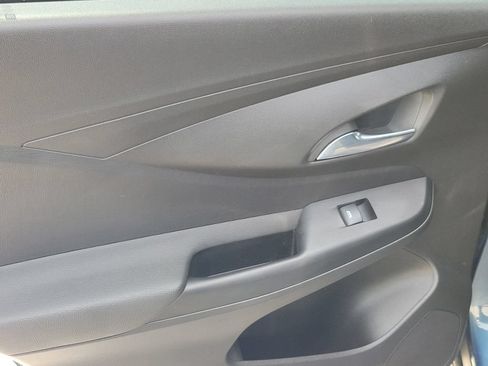 Used 2025 Buick Envista Preferred FWD image 11