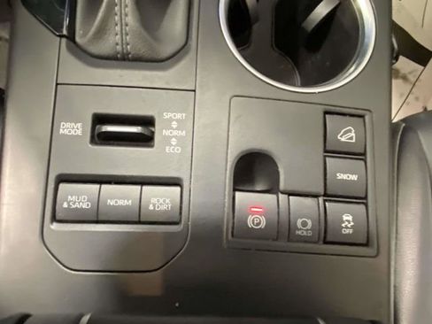 Used 2024 Toyota Highlander XLE image 21