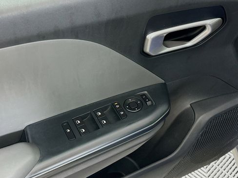 Used 2025 Kia K4 LXS image 15