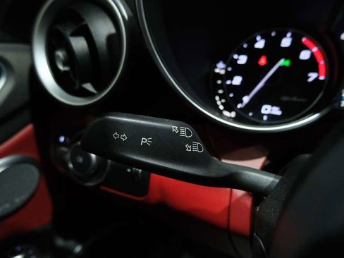 Used 2018 Alfa Romeo Giulia Ti w/ Nero Edizione RWD image 36