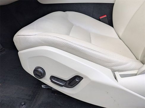 Certified 2023 Volvo XC60 B5 Plus image 14