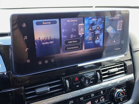 New 2026 Nissan Pathfinder SL FWD image 3