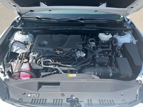 Used 2025 Toyota Camry SE image 32