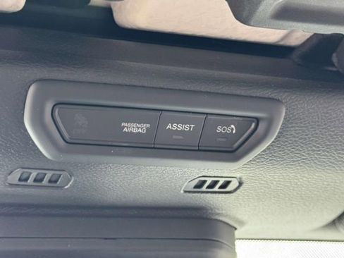 Used 2022 Jeep Wrangler Unlimited Sahara image 23