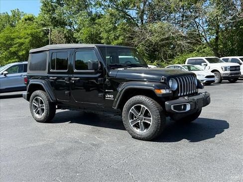 Used 2023 Jeep Wrangler Unlimited Sahara w/ Cold Weather Group AWD/4WD image 2