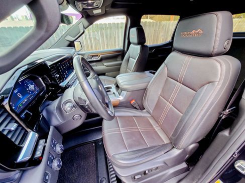 Used 2024 Chevrolet Silverado 1500 High Country w/ Technology Package image 29