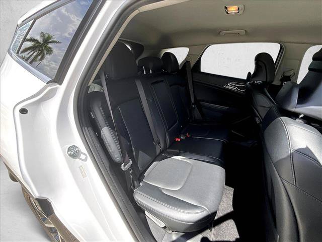 Used 2024 Kia Sportage EX FWD image 25
