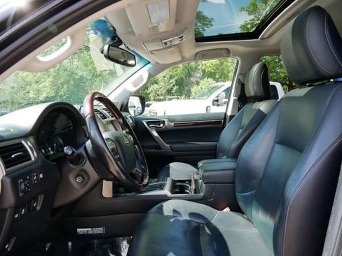 Used 2018 Lexus GX 460 Luxury w/ Preferred Accessory Package AWD/4WD image 8