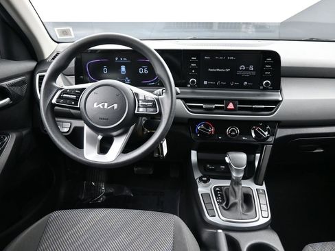 Certified 2024 Kia Seltos LX image 19
