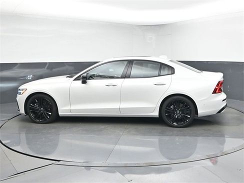 Used 2023 Volvo S60 B5 Plus w/ Climate Package image 5