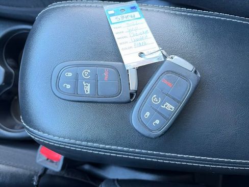 Used 2022 Jeep Cherokee Limited w/ Elite Package image 49