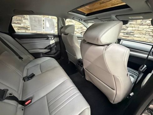 Used 2019 Honda Accord Touring image 34