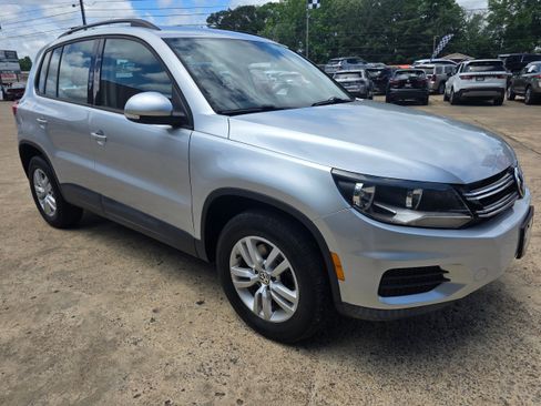 Used 2016 Volkswagen Tiguan S AWD/4WD image 3