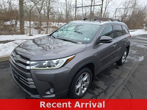 Used 2018 Toyota Highlander Limited w/ Protection Package #3 image 6