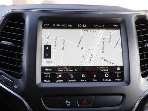 Used 2019 Jeep Cherokee Trailhawk image 26